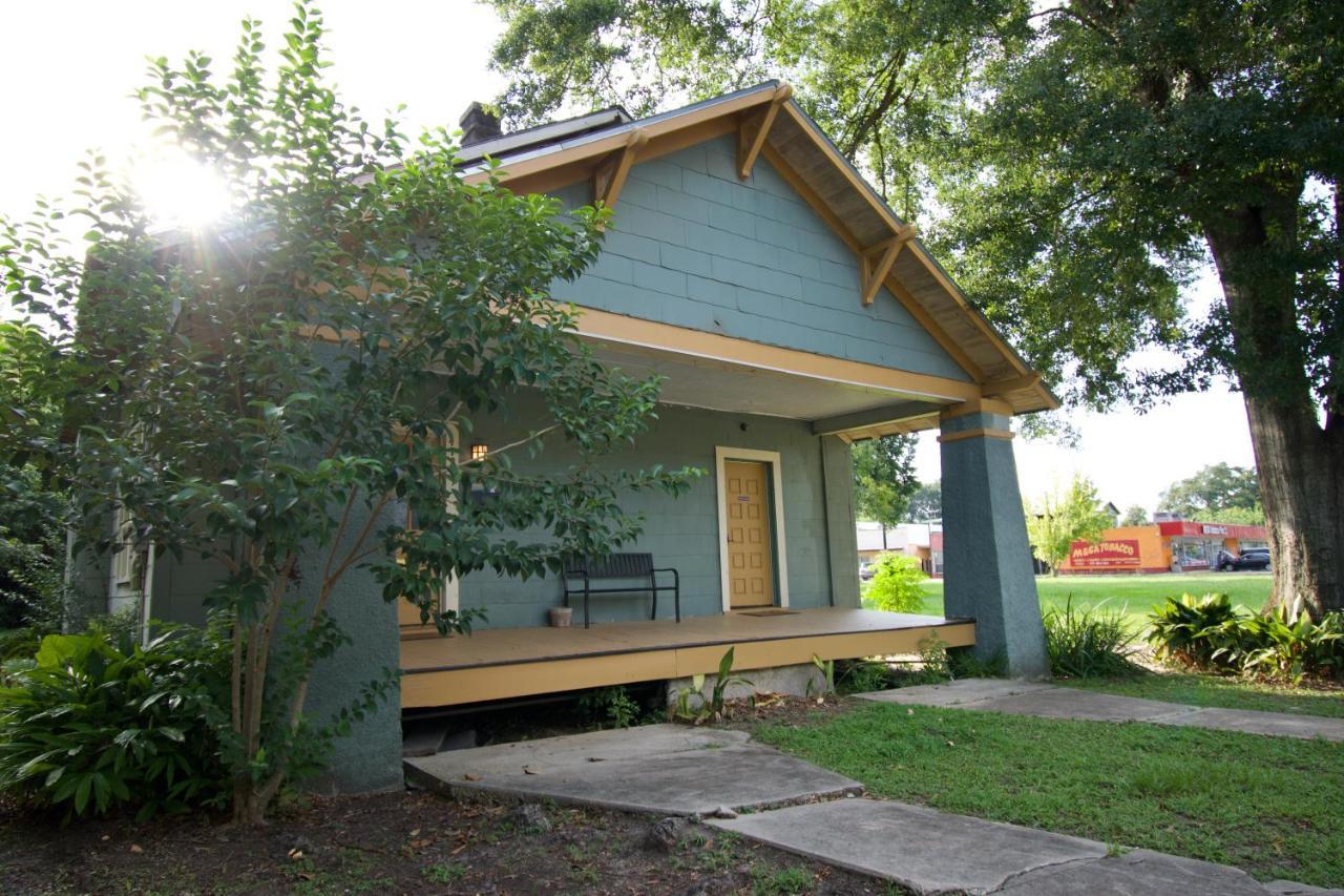Cajun Hostel Downtown Lafayette Exterior photo